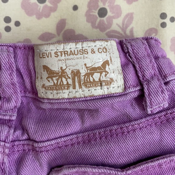 Purple Levi’s shorts - Picture 6 of 6